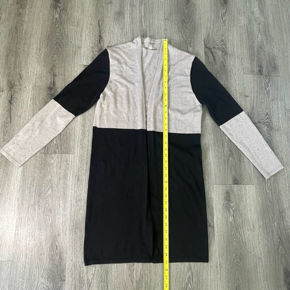 Chic Black and Gray Women's Cardigan - Picture 2 of 8